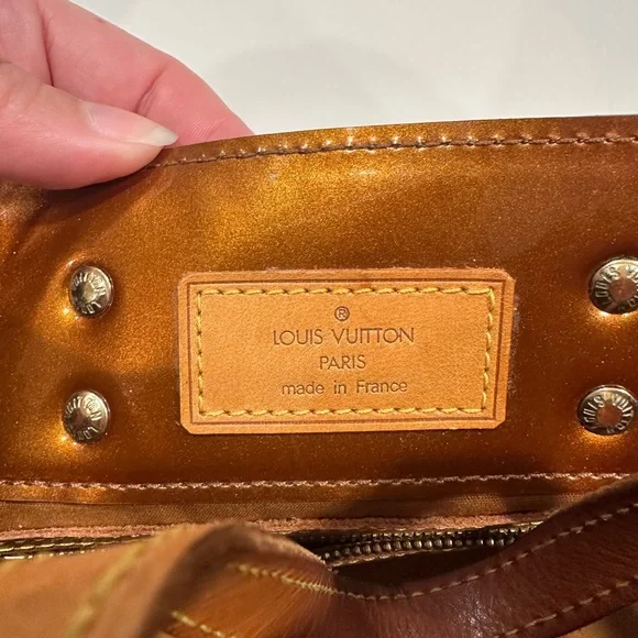 LOUIS VUITTON Bronze Monogram Vernis Copper Reade PM Bag - Picture 5 of 12